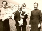 Tante Lina mit Albert,Onkel Lorenz mit André und Mamma Helene.jpg